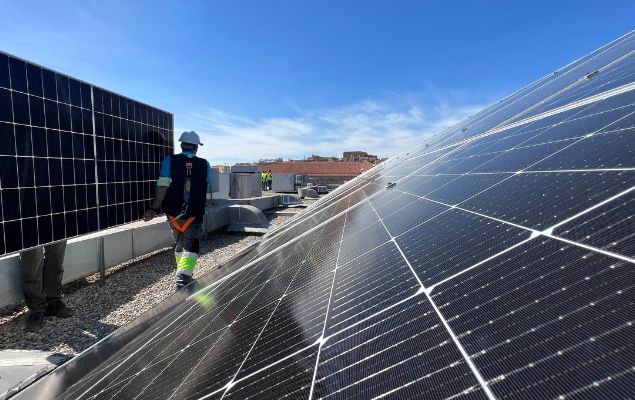 A les Piscines Municipals de Manresa reduirem un 35% el consum energètic amb la posada en marxa de 500 plaques fotovoltaiques
